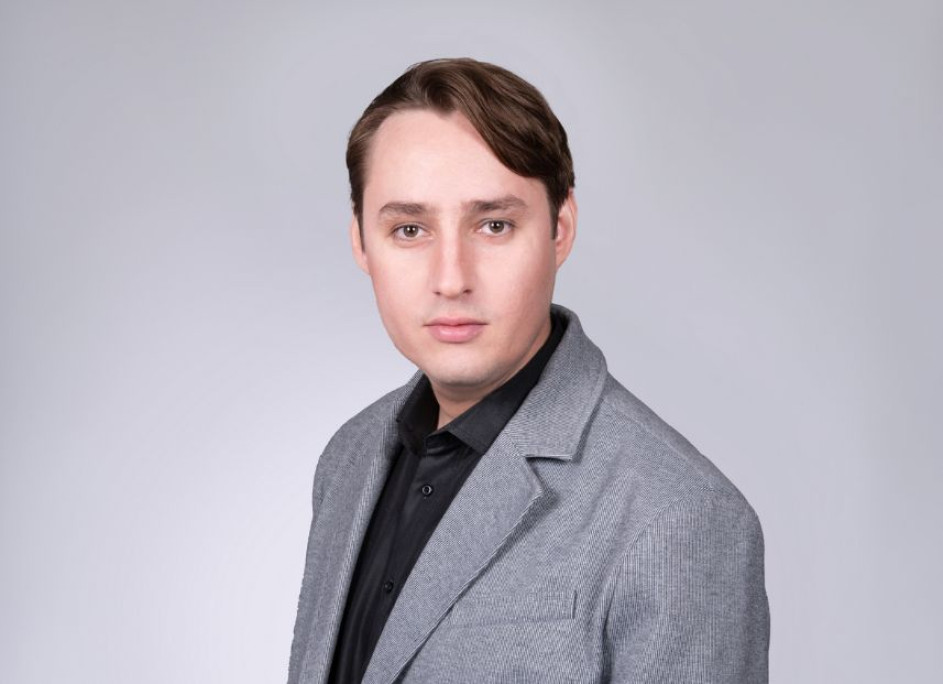 Певец Артур Болтуть