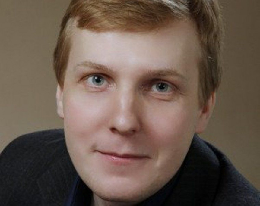 Дирижер Пётр Максимов