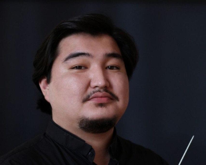 Дирижер Алишер Бабаев