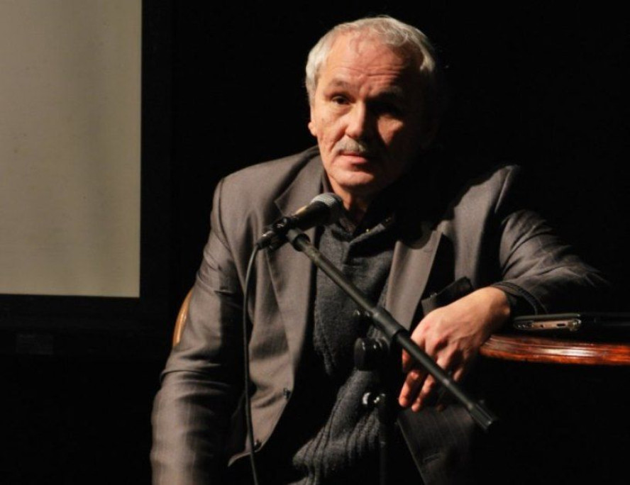 Режиссер В. Уваров Н.