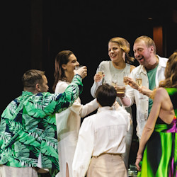 Дачники на Бали, или «Асса» 30 лет спустя Дачники на Бали, или «Асса» 30 лет спустя