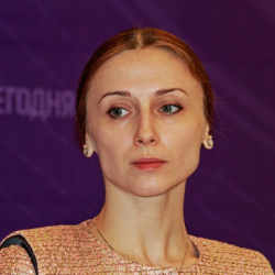 Светлана Захарова