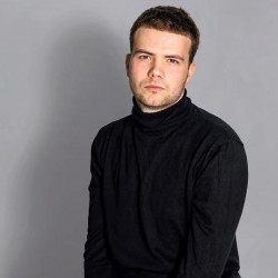 Иван Холов