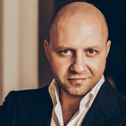 Михаил Петренко