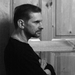 Юрий Агений