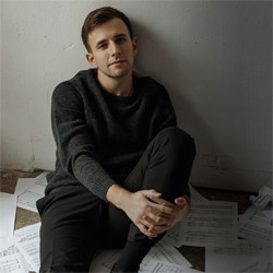 Композитор Сергей Сувид со струнным квинтетом