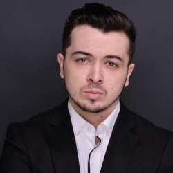 Андрей Ежов