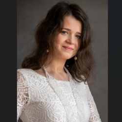 Елена Жаркова