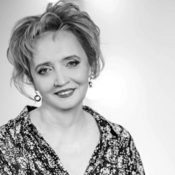 Елена Исаева