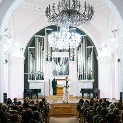 Три солиста за одним органом