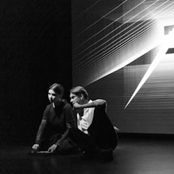 Лаборатория новых медиа: Мультимедийный спектакль «ХОДЪ»