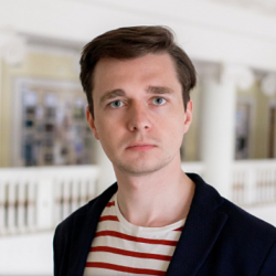 Артем Устинов
