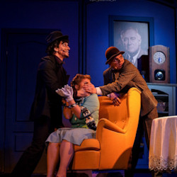 Мышьяк и кружева (Санкт-Петербургский музыкально-драматический театр Синяя птица)