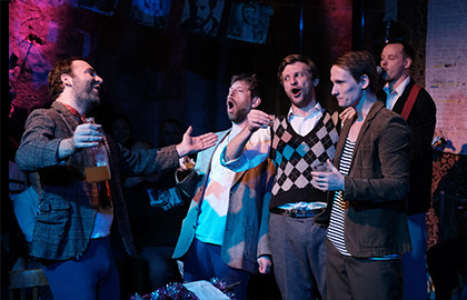 Стыдно быть несчастливым Стыдно быть несчастливым