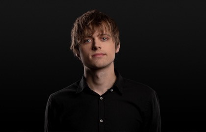 Сольный стендап-концерт Вани Усовича Сольный стендап-концерт Вани Усовича