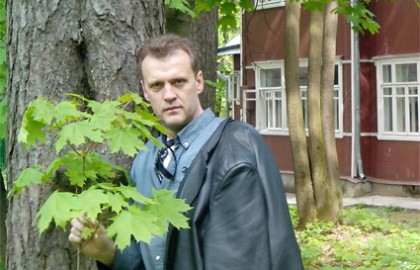 Олег Попов