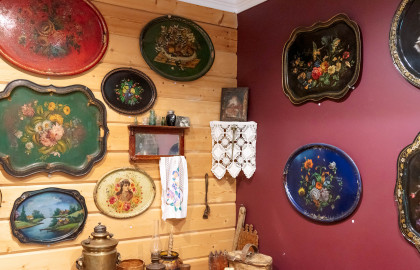 Жостовские подносы и лаковые шкатулки (Жостово — Федоскино — вотчина князей Черкасских с церковью Рождества Христова в Осташково, с вкусным чаепитием и дегустацией пирогов) Жостовские подносы и лаковые шкатулки (Жостово — Федоскино — вотчина князей Черкасских с церковью Рождества Христова в Осташково, с вкусным чаепитием и дегустацией пирогов)