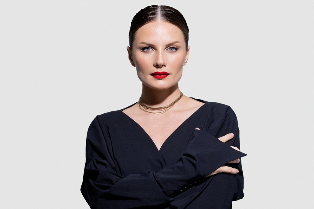 Певица Ева Власова