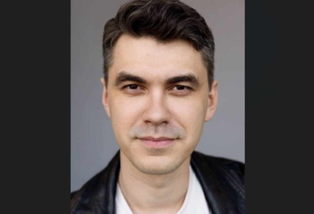 Актер Артем Черкаев