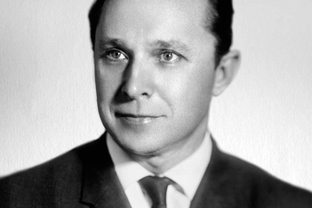 Автор Валерий Медведев