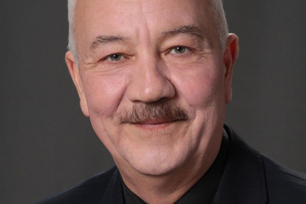 Актер Геннадий Медведев