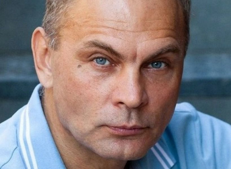 Актер Роман Грибков