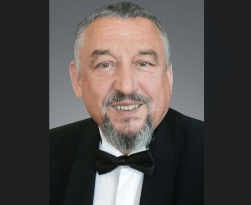 Режиссер Василий Пектеев