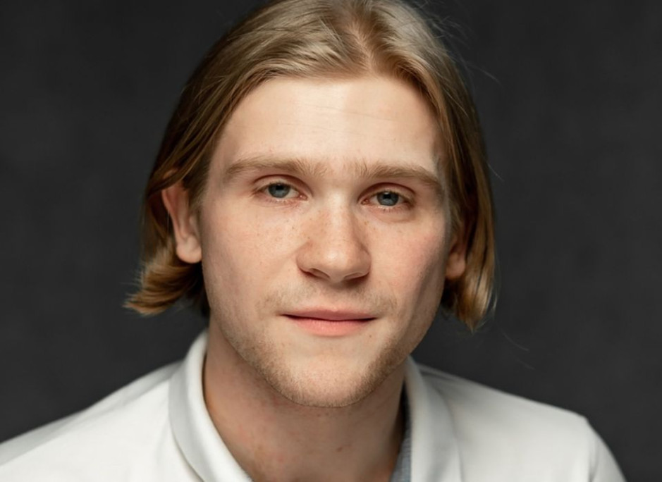 Актер Даниил Рагин