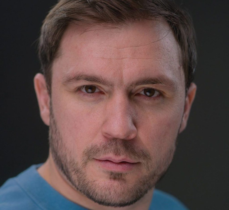 Актер Александр Ковалев