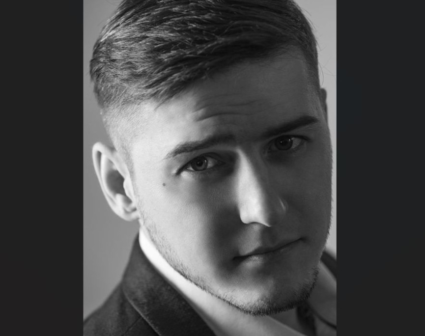 Актер Александр Жуйков