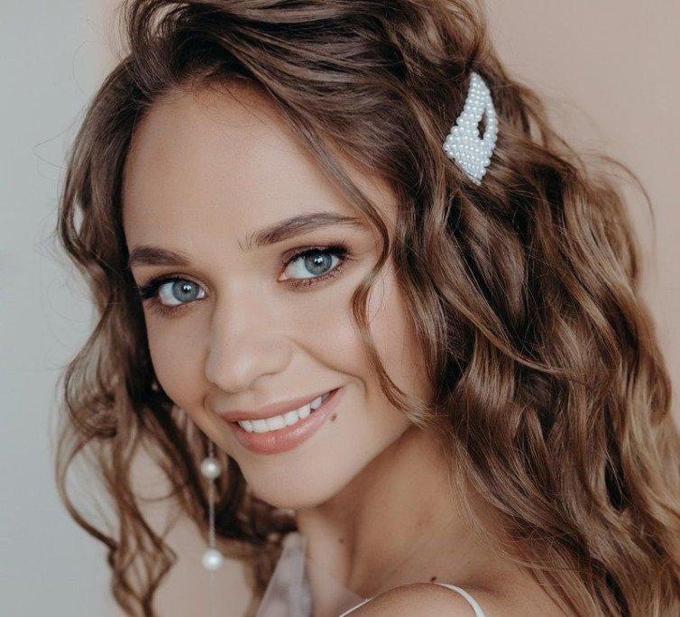 Актриса Ксения Алистратова