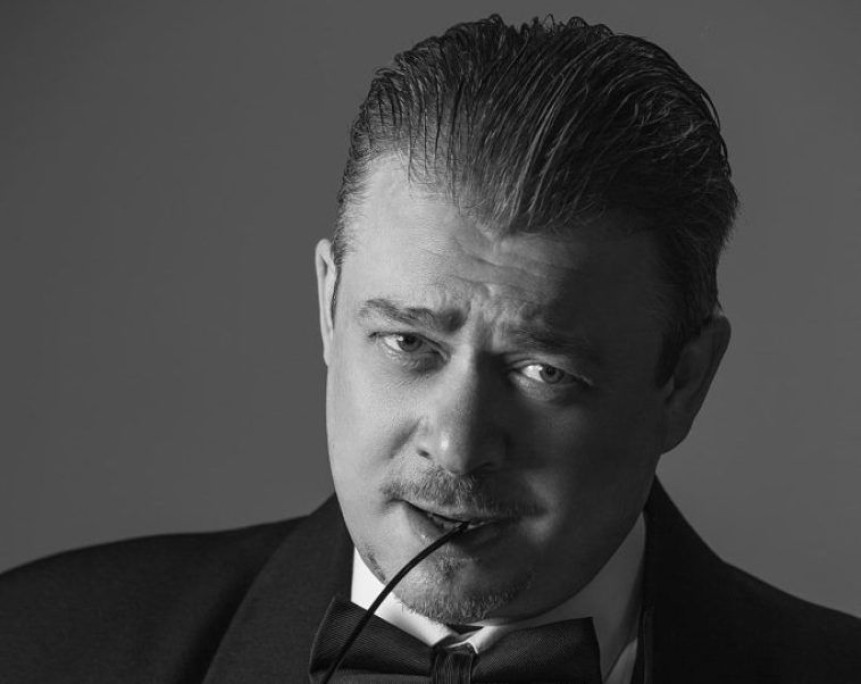 Актер Денис Чайников