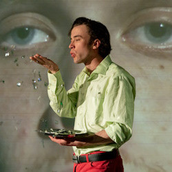 Scene from «Как это сказать?»