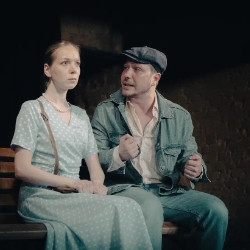 Дура ненормальная