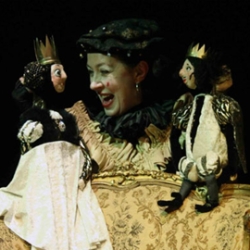 Cцена из «Шиповничек»