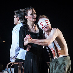 Scene from «Барабаны в ночи»