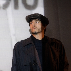 Scene from «Прозрачное солнце осени»