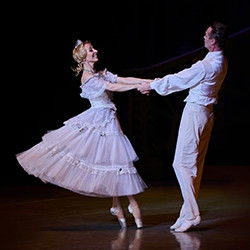 Дама с камелиями