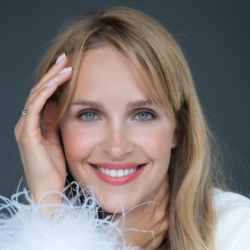 Елена Дудина