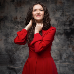 Елена Привалова