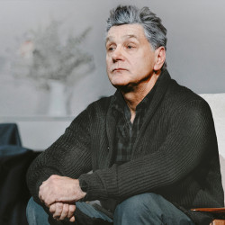 Cцена из «Папа. Сергей Маковецкий»