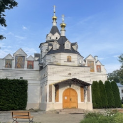 Обители русских чудотворцев