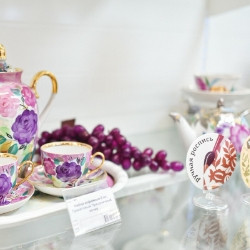 Тайны фарфоровых роз и все цветы России на ваших плечах