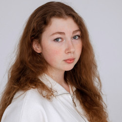 Полина Каленова