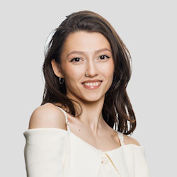 Диана Холохоленко
