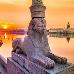 Обзорная экскурсия по центру Петербурга и Кунсткамера без очереди
