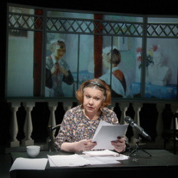 Cцена из «Говорит Москва»