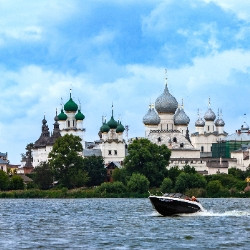 Ростов Великий – жемчужина на озере Неро