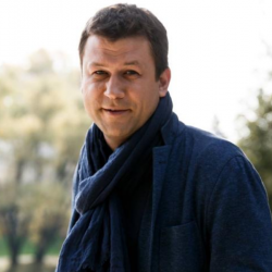 Михаил Довженко