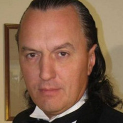 Олег Алексеев